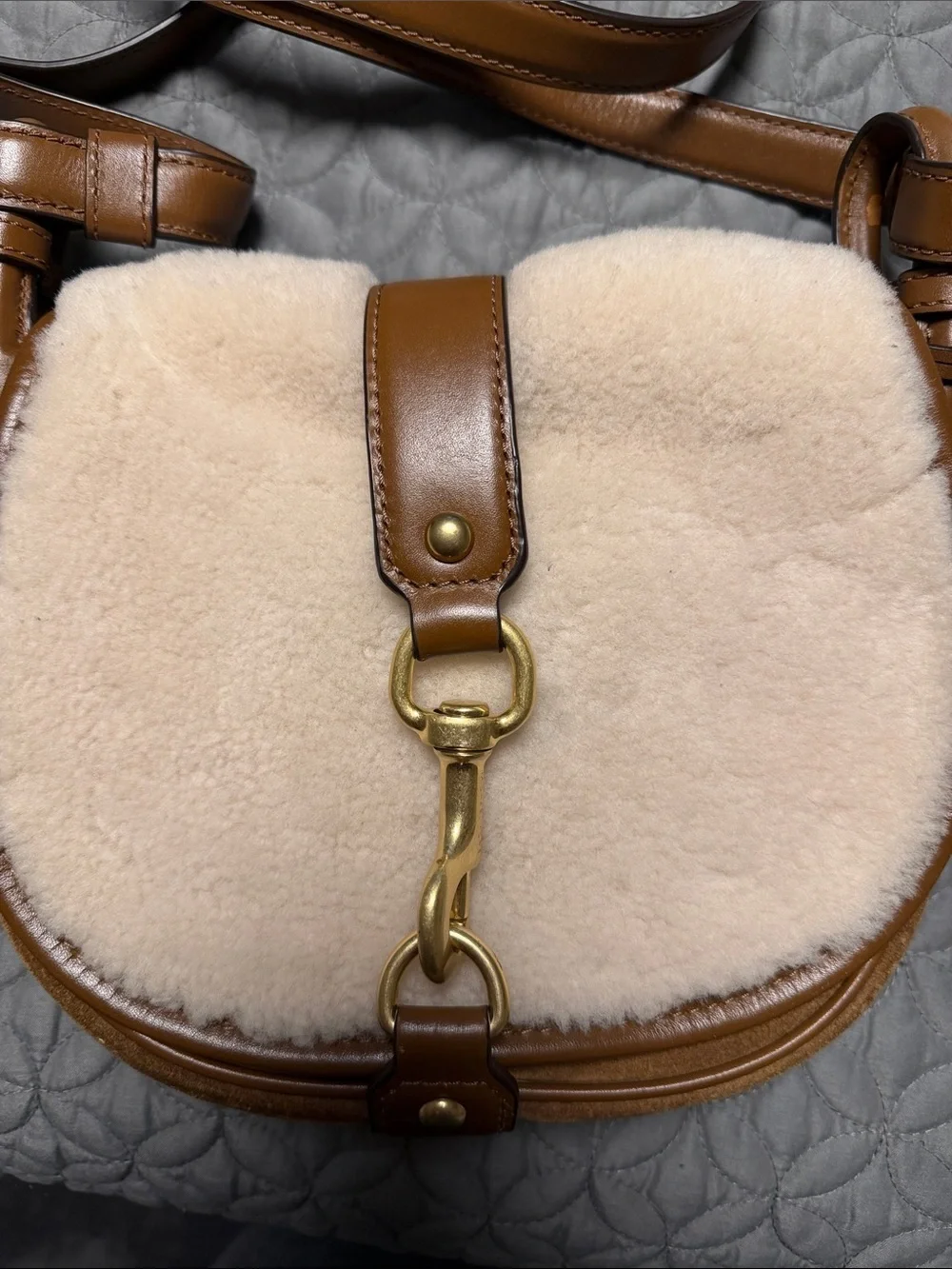 Michael Kors Hamilton Shearling Small Messenger Crossbody Bag Luggage Brown